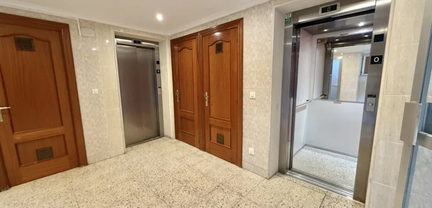 Piso de tres habitaciones y dos baños