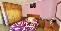 Piso de tres habitaciones y dos baños Piso de tres habitaciones y dos baños