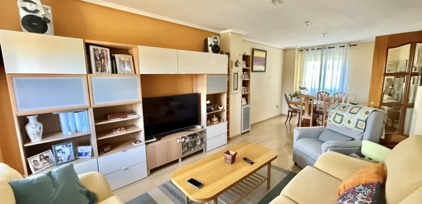 Piso de tres habitaciones y dos baños