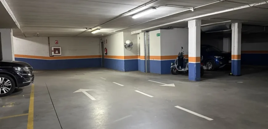 Piso céntrico de tres habitaciones, dos baños con garaje y trastero