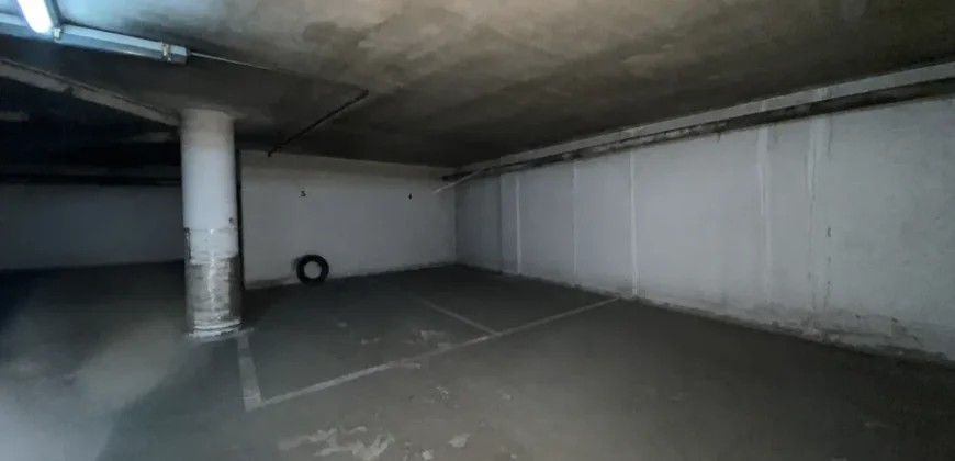 Piso céntrico de cuatro habitaciones con garaje opcional