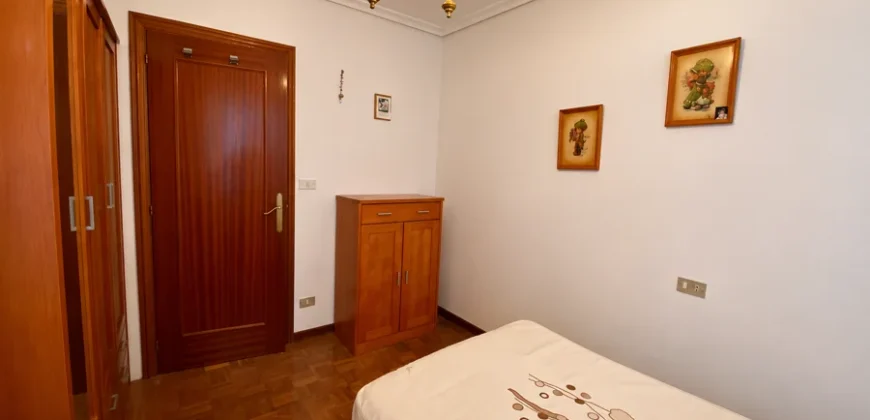 Piso céntrico de cuatro habitaciones con garaje opcional