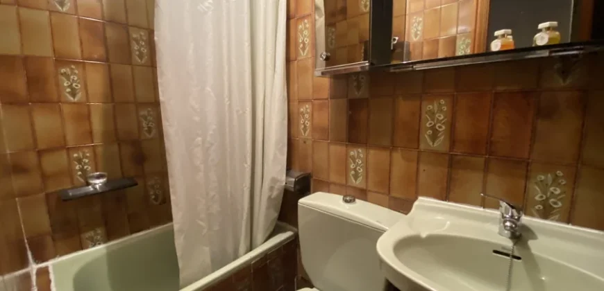 Piso céntrico de cuatro habitaciones con garaje opcional