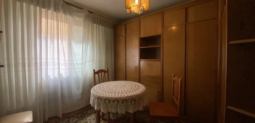 Piso céntrico de cuatro habitaciones con garaje opcional