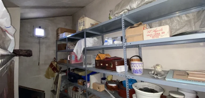 Piso céntrico de cuatro habitaciones con garaje opcional