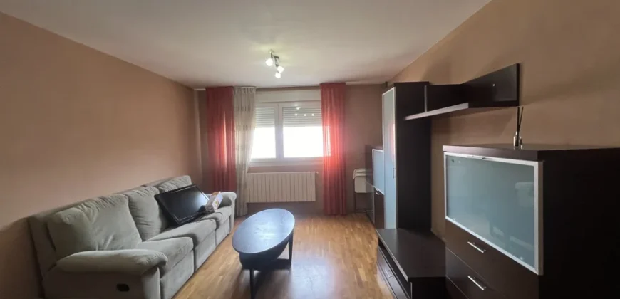Piso de tres habitaciones y dos baños con plaza de garaje