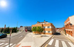 Piso en venta en Palencia de 3 dormitorios con garaje en Luis Vives Piso en venta en Palencia de 3 dormitorios con garaje en Luis Vives