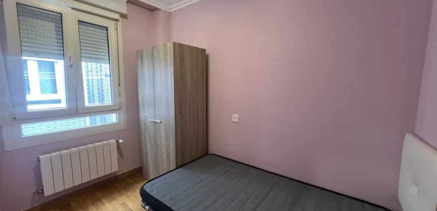 Piso de tres habitaciones y dos baños con plaza de garaje