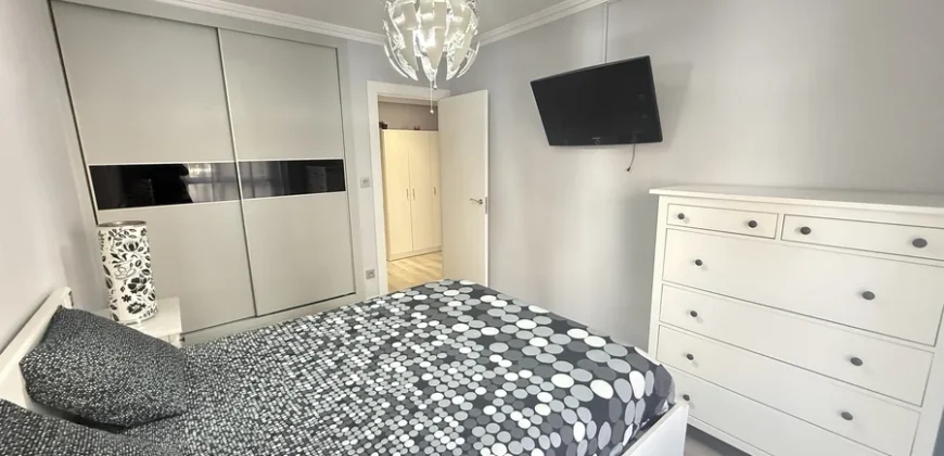 Piso de dos habitaciones con un baño y garaje