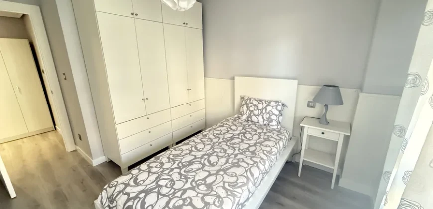 Piso de dos habitaciones con un baño y garaje