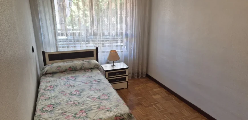 Venta de Piso en Palencia de 3 dormitorios con garaje en Avenida Santander