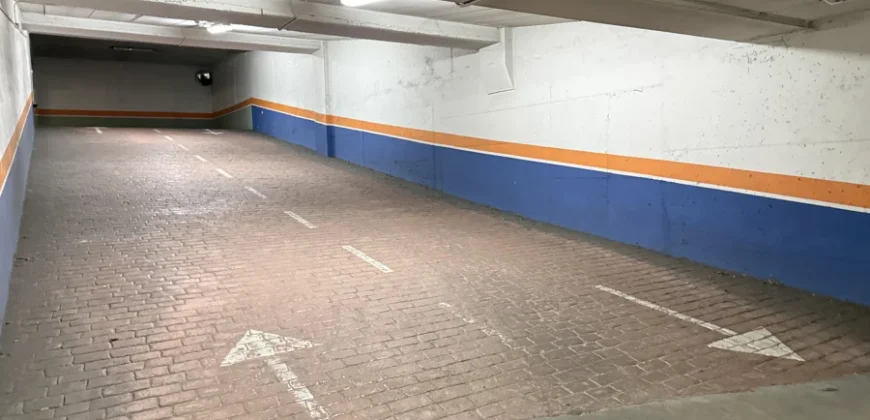 Piso céntrico de tres habitaciones, dos baños con garaje y trastero