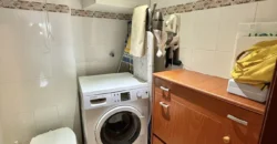 Piso de tres habitaciones y dos baños Piso de tres habitaciones y dos baños
