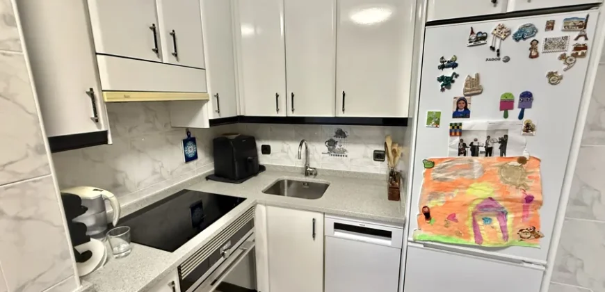 Piso de tres habitaciones y dos baños