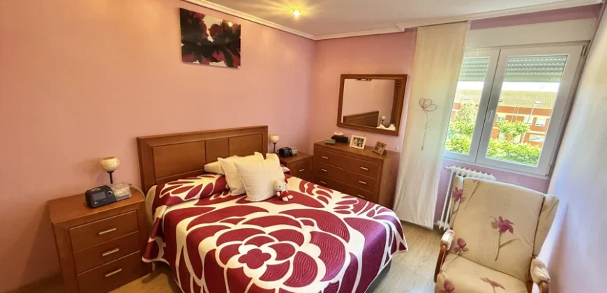 Piso de tres habitaciones y dos baños
