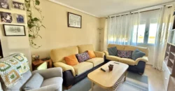 Piso de tres habitaciones y dos baños Piso de tres habitaciones y dos baños