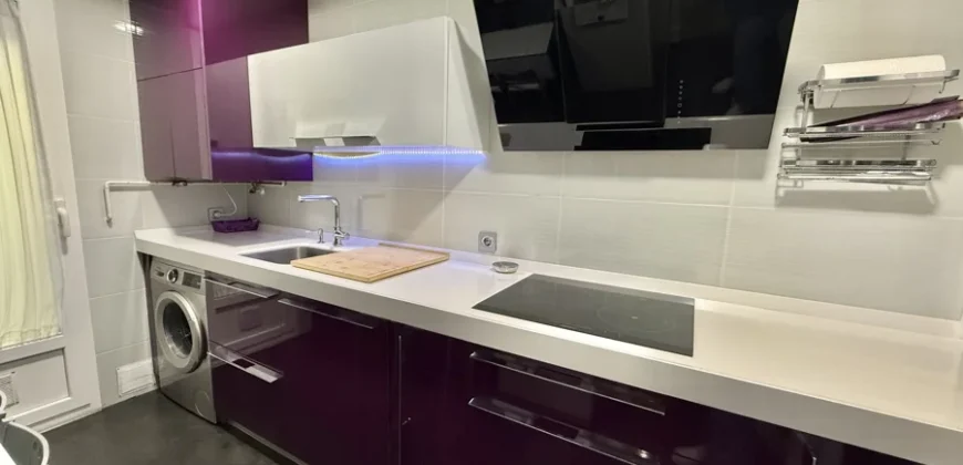 Piso céntrico de tres habitaciones, dos baños con garaje y trastero