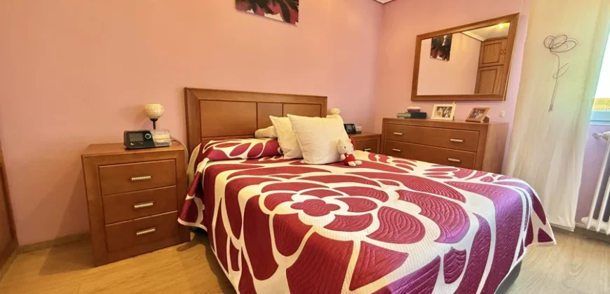 Piso de tres habitaciones y dos baños