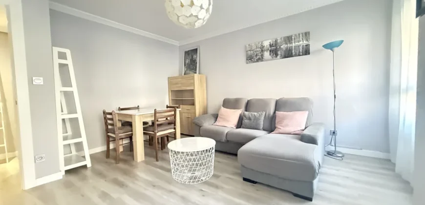 Piso de dos habitaciones con un baño y garaje