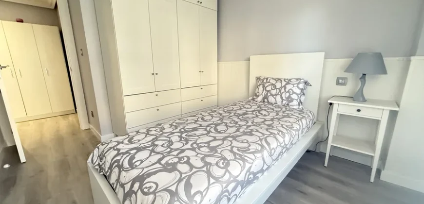Piso de dos habitaciones con un baño y garaje
