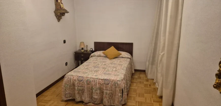 Venta de Piso en Palencia de 3 dormitorios con garaje en Avenida Santander