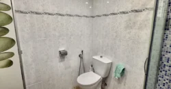 Piso de tres habitaciones y dos baños Piso de tres habitaciones y dos baños