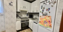 Piso de tres habitaciones y dos baños Piso de tres habitaciones y dos baños