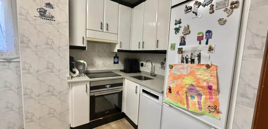 Piso de tres habitaciones y dos baños