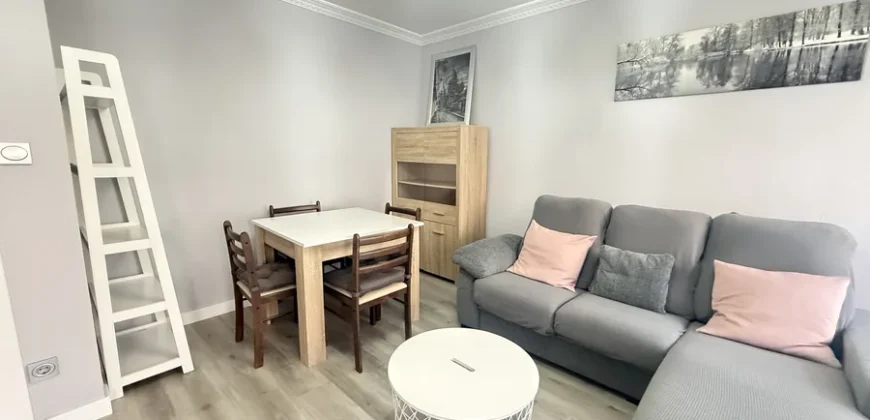 Piso de dos habitaciones con un baño y garaje