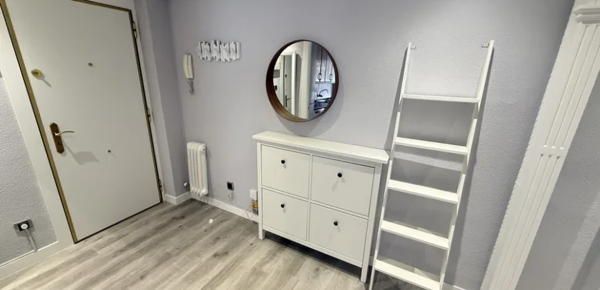 Piso de dos habitaciones con un baño y garaje