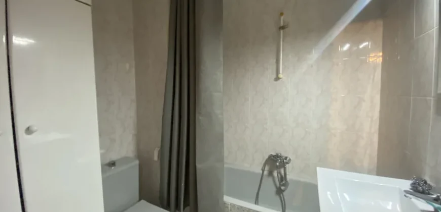 Piso céntrico de tres habitaciones con trastero