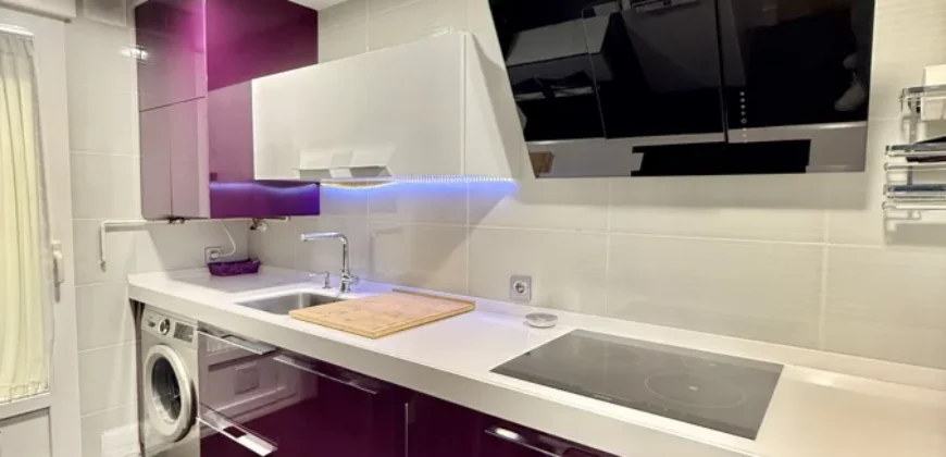 Piso céntrico de tres habitaciones, dos baños con garaje y trastero