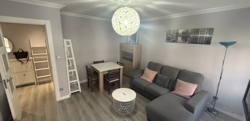 Piso de dos habitaciones con un baño y garaje