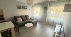 Piso de dos habitaciones con un baño y garaje