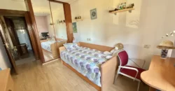 Piso de tres habitaciones y dos baños Piso de tres habitaciones y dos baños