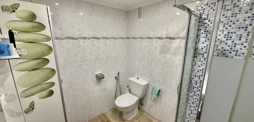 Piso de tres habitaciones y dos baños