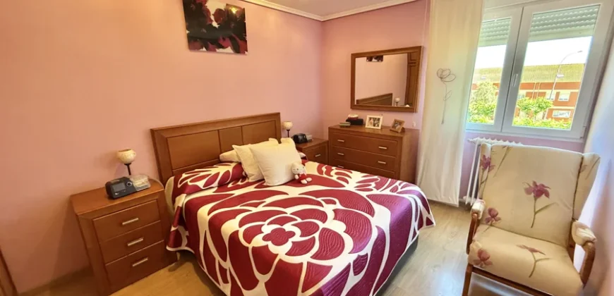 Piso de tres habitaciones y dos baños