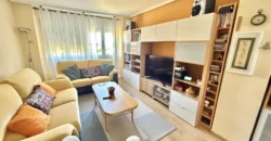 Piso de tres habitaciones y dos baños Piso de tres habitaciones y dos baños