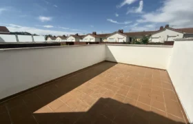 Venta de Chalet en Venta de Baños con patio, merendero y 3 dormitorios Venta de Chalet en Venta de Baños con patio, merendero y 3 dormitorios
