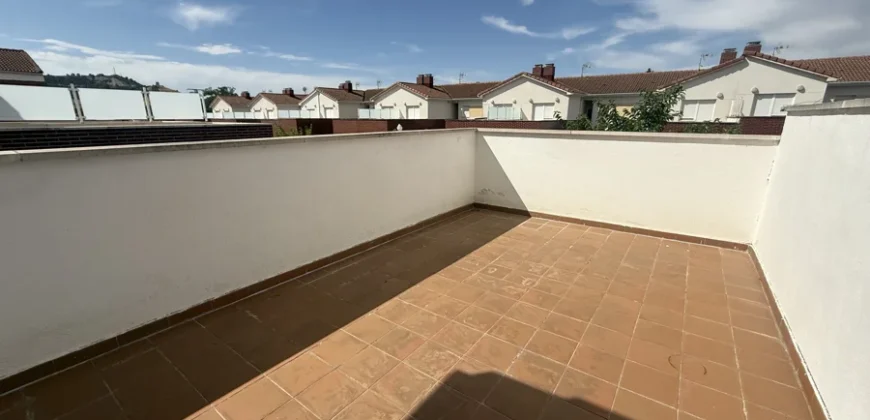 Venta de Chalet en Venta de Baños con patio, merendero y 3 dormitorios
