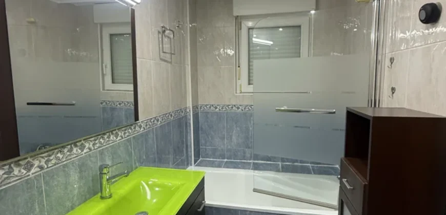 Venta de Chalet en Venta de Baños con patio, merendero y 3 dormitorios
