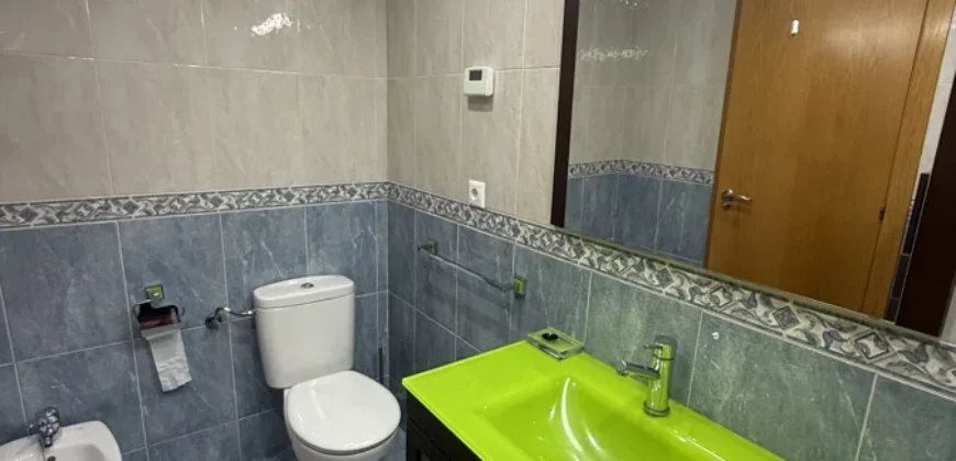 Venta de Chalet en Venta de Baños con patio, merendero y 3 dormitorios