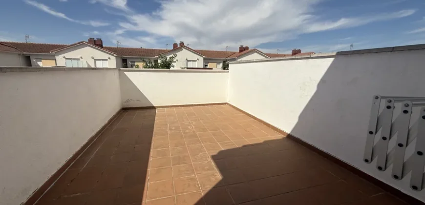 Venta de Chalet en Venta de Baños con patio, merendero y 3 dormitorios
