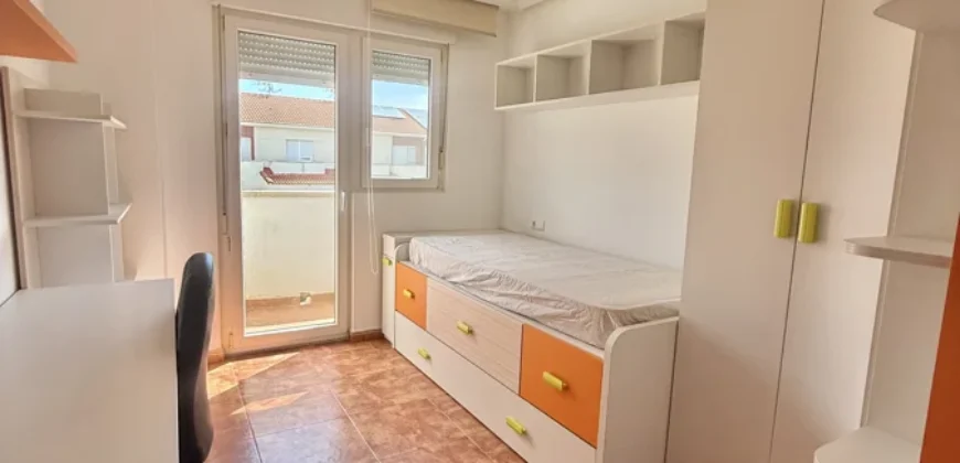 Venta de Chalet en Venta de Baños con patio, merendero y 3 dormitorios