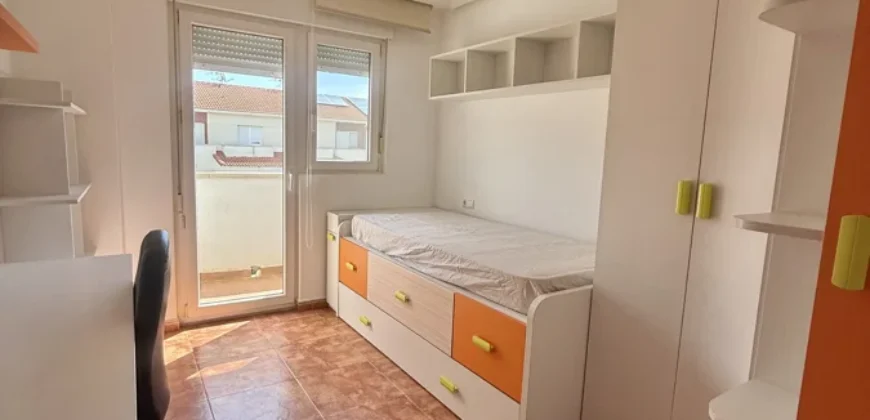 Venta de Chalet en Venta de Baños con patio, merendero y 3 dormitorios