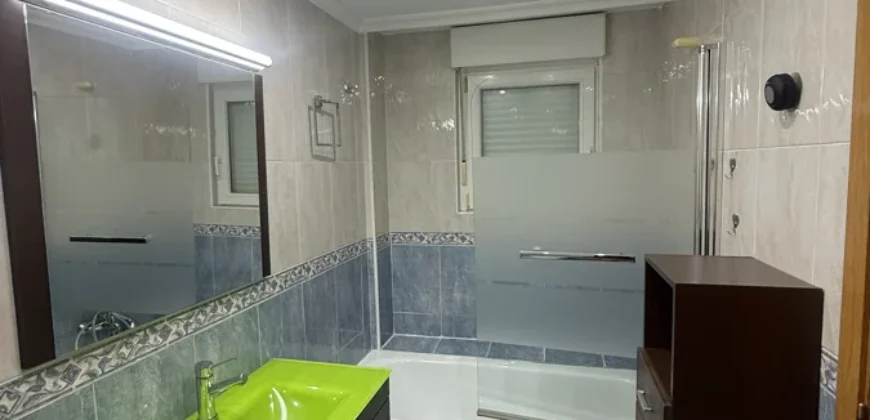 Venta de Chalet en Venta de Baños con patio, merendero y 3 dormitorios