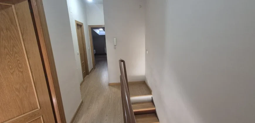 Dúplex de tres habitaciones con garaje y trastero