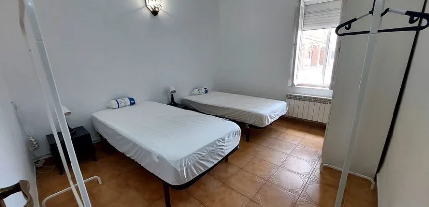 Casa rustica de tres habitaciones con patio