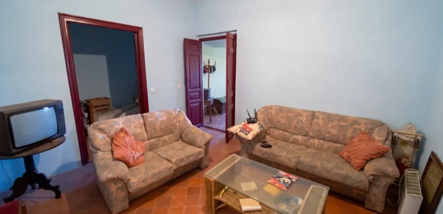 Casa independiente con patio en Capillas.