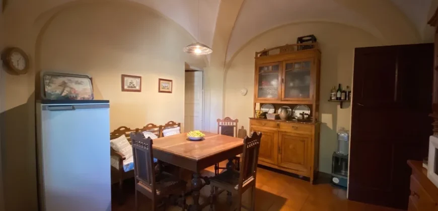Casa independiente con patio en Capillas.